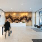 INTERIÉR VSTUPNEJ HALY – EINSTEINOVA BUSINESS CENTER